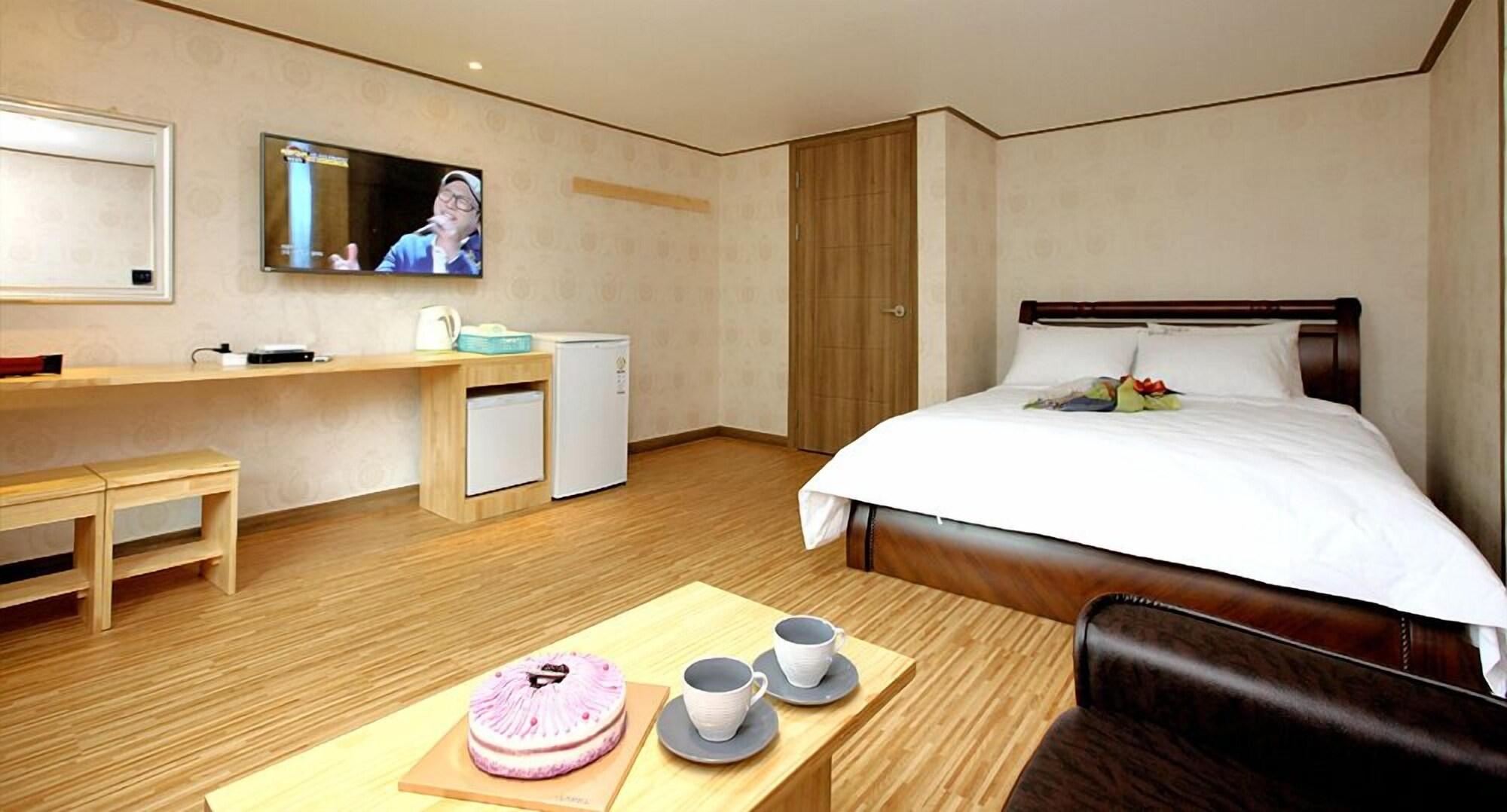 Traum Hotel & Condo Капхьон Екстериор снимка