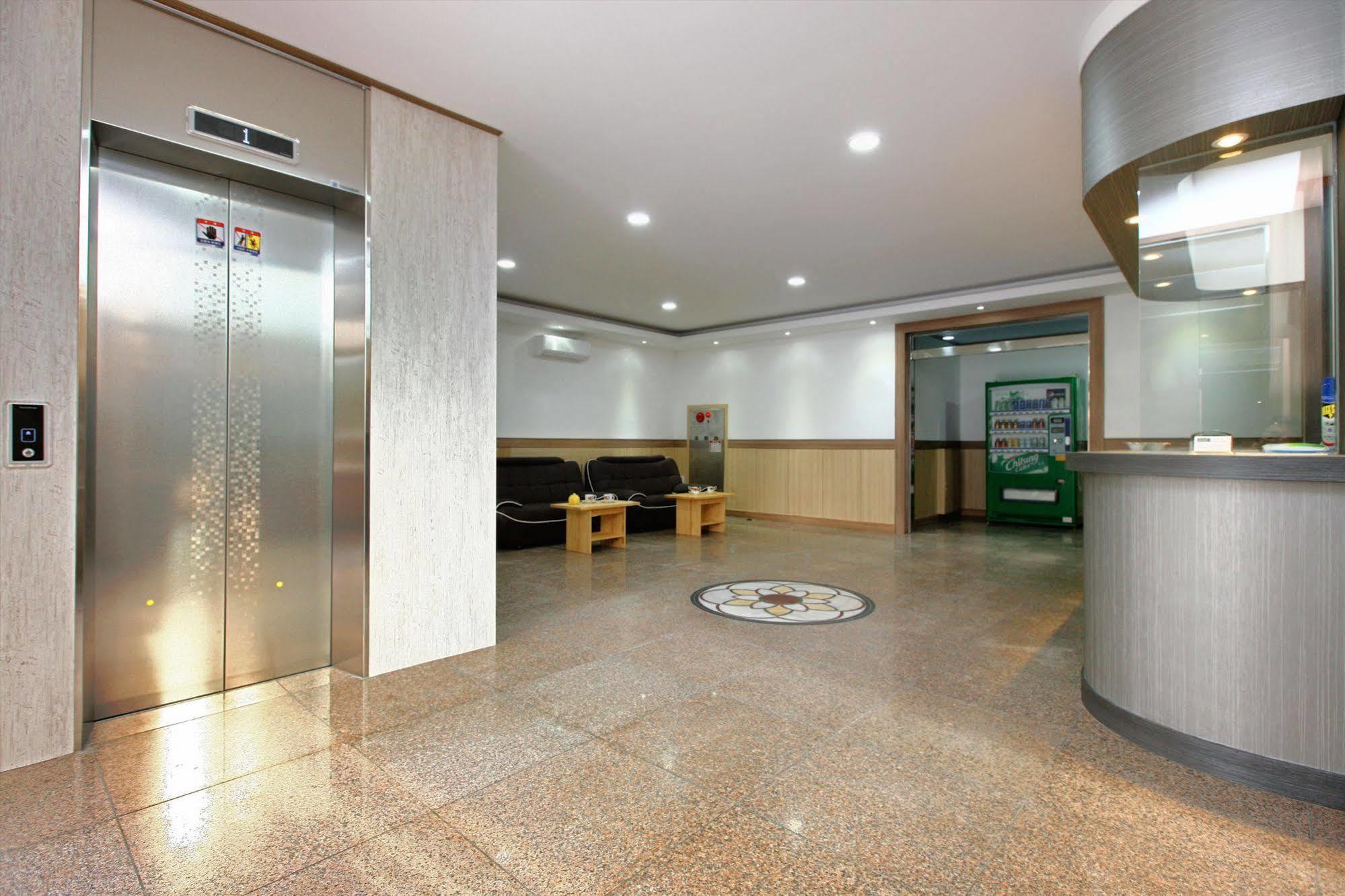 Traum Hotel & Condo Капхьон Екстериор снимка